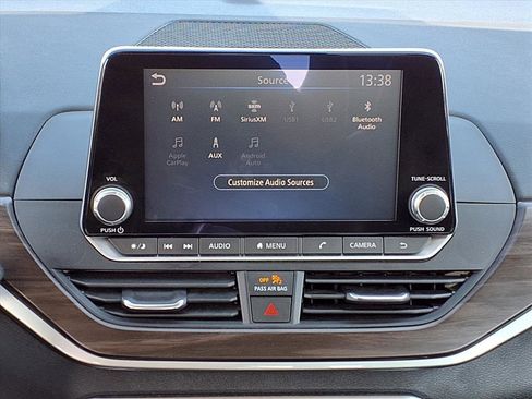 Used 2024 Nissan Altima 2.5 SV image 13