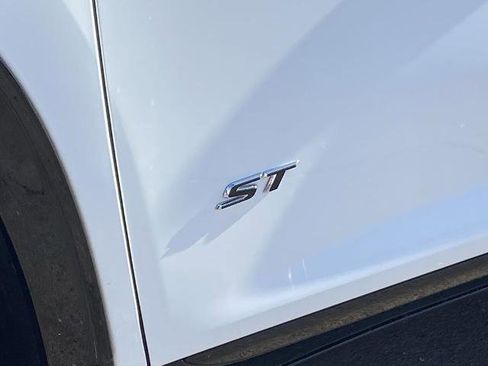 Used 2025 Buick Enclave Sport Touring w/ Super Cruise Package image 29