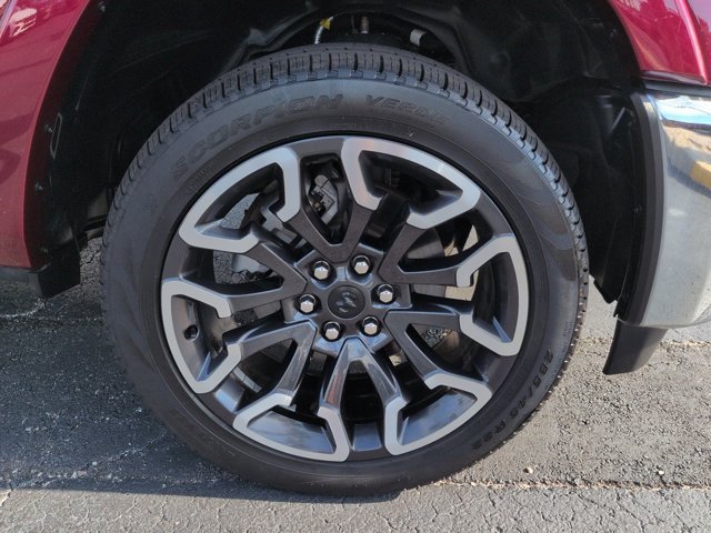 Used 2025 RAM 1500 Limited AWD/4WD image 11