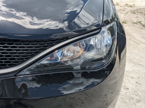 New 2025 Chrysler Voyager LX image 8