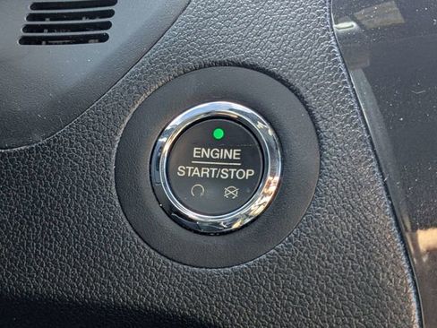 Used 2017 Ford Explorer XLT w/ Equipment Group 202A FWD image 27