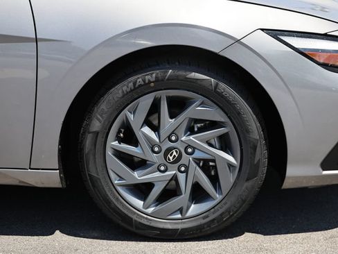 Used 2024 Hyundai Elantra SEL FWD image 10