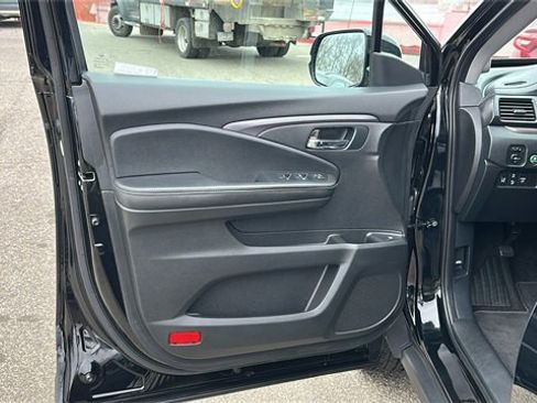 Used 2023 Honda Ridgeline Sport image 8