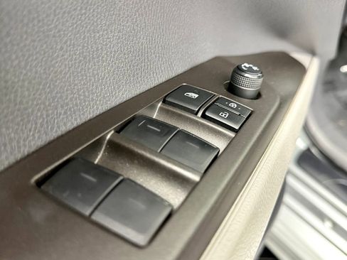 Certified 2022 Toyota Camry SE image 18