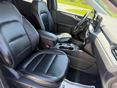 Used 2024 Ford Escape Platinum AWD/4WD image 16