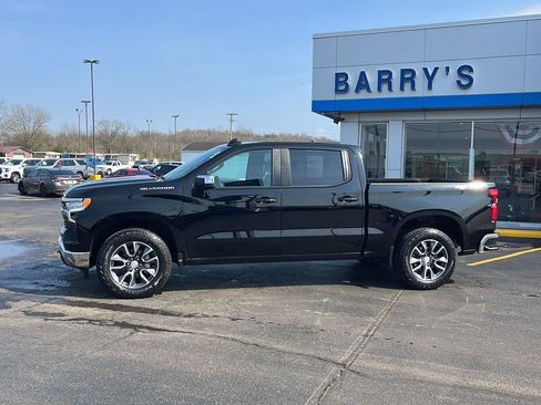 Used 2024 Chevrolet Silverado 1500 LT image 2