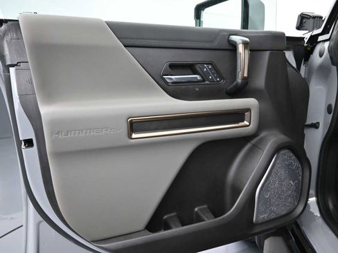 Used 2024 GMC Hummer EV 3X w/ LPO, Illumination Package AWD/4WD image 7