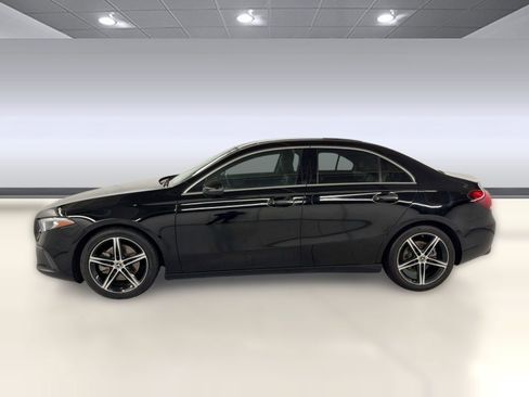 Used 2021 Mercedes-Benz A 220 image 2