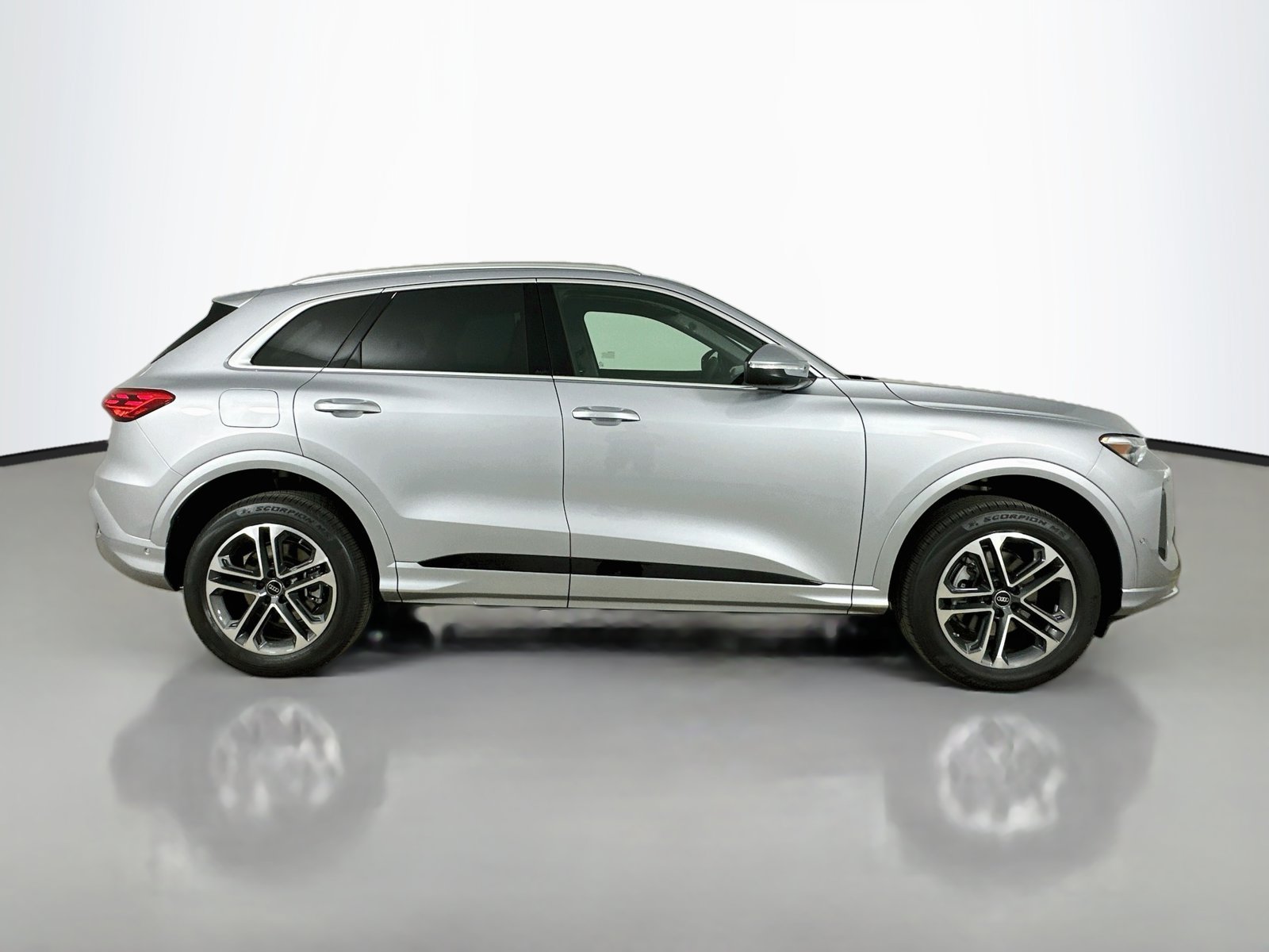 New 2026 Audi Q5 Premium Plus AWD/4WD image 4