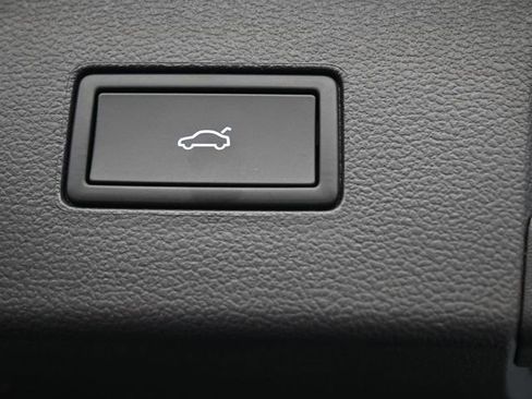 New 2026 Volkswagen Atlas SE image 29