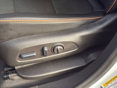 Used 2023 GMC Acadia AT4 w/ Preferred Package image 11