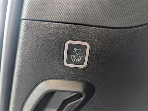 Used 2023 Jeep Grand Wagoneer Series II image 21