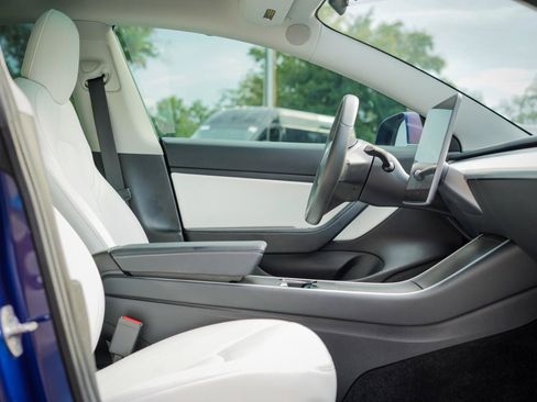 Used 2020 Tesla Model 3 Standard Range Plus RWD image 8