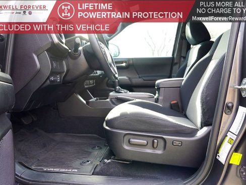 Used 2020 Toyota Tacoma SR5 image 25