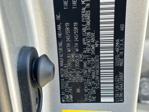 Used 2019 Toyota Highlander SE AWD/4WD image 29