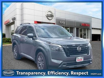 Certified 2024 Nissan Pathfinder SV w/ Black Appearance Package