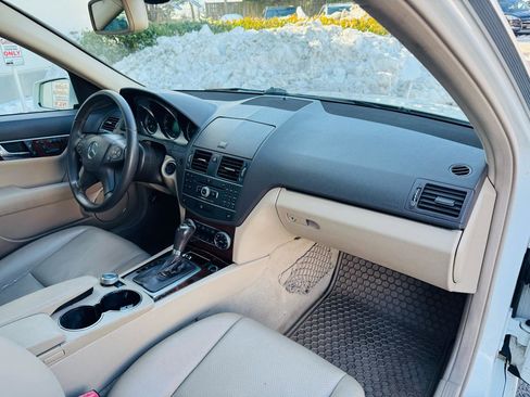 Used 2011 Mercedes-Benz C 300 Luxury image 21