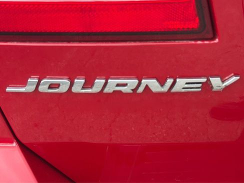 Used 2020 Dodge Journey SE w/ SE Popular Equipment Group FWD image 23