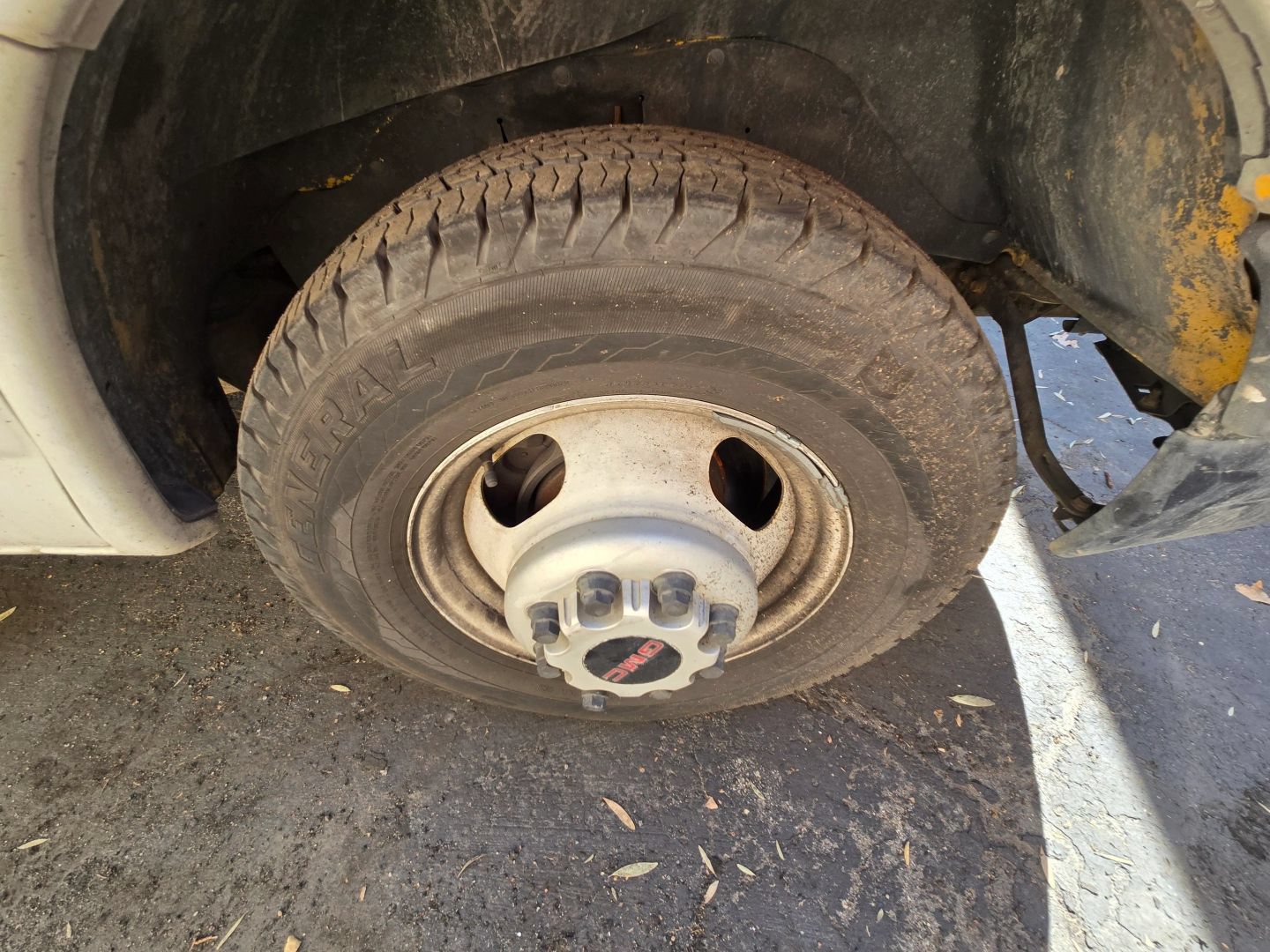 Used 2012 GMC Savana 3500 RWD image 14