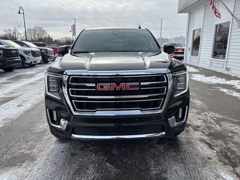 Used 2022 GMC Yukon XL SLT image 2