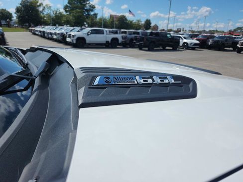 Certified 2024 Chevrolet Silverado 2500 Custom w/ Custom Value Package AWD/4WD image 10