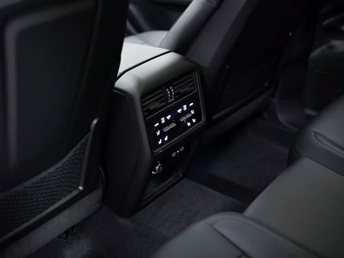 Certified 2026 Porsche Cayenne S AWD/4WD image 36
