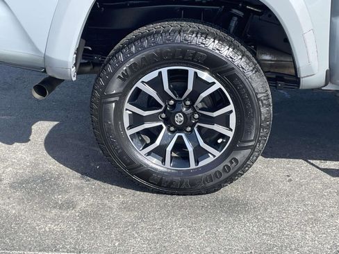 Used 2021 Toyota Tacoma TRD Sport image 10