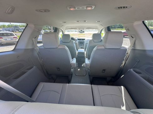 Used 2017 Chevrolet Traverse LT FWD image 27
