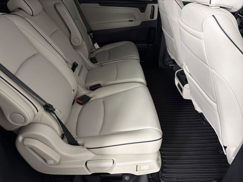 Used 2025 Honda Odyssey Touring image 14