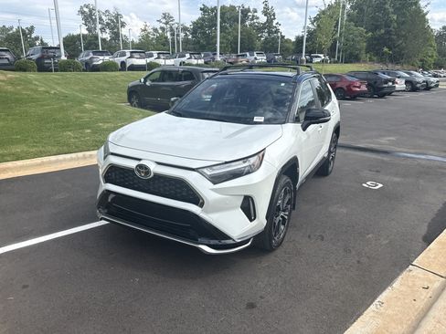 Used 2025 Toyota RAV4 XSE w/ Premium Package AWD/4WD image 7