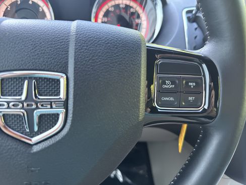 Used 2017 Dodge Grand Caravan SXT FWD image 23