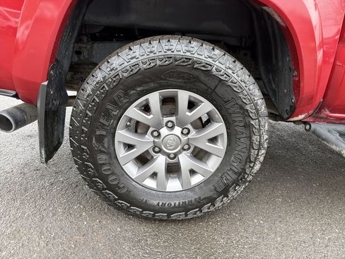 Used 2019 Toyota Tacoma SR5 image 32