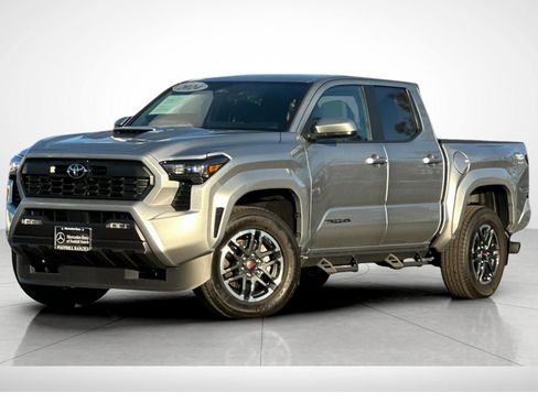 Used 2024 Toyota Tacoma TRD Sport image 2