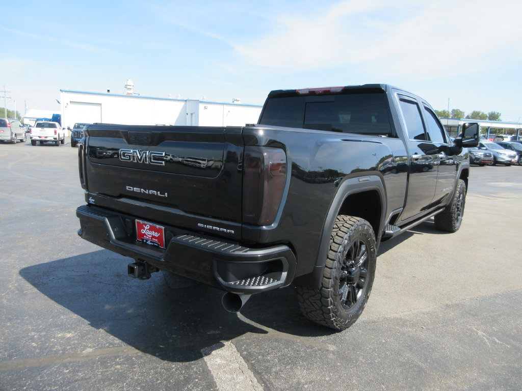 Used 2023 GMC Sierra 2500 Denali w/ Denali Black Diamond Edition AWD/4WD image 5