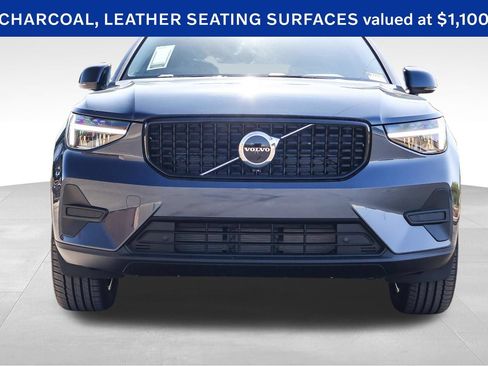 Used 2026 Volvo XC40 B5 Core AWD/4WD image 2