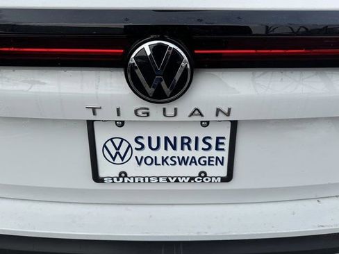 Used 2025 Volkswagen Tiguan S image 39