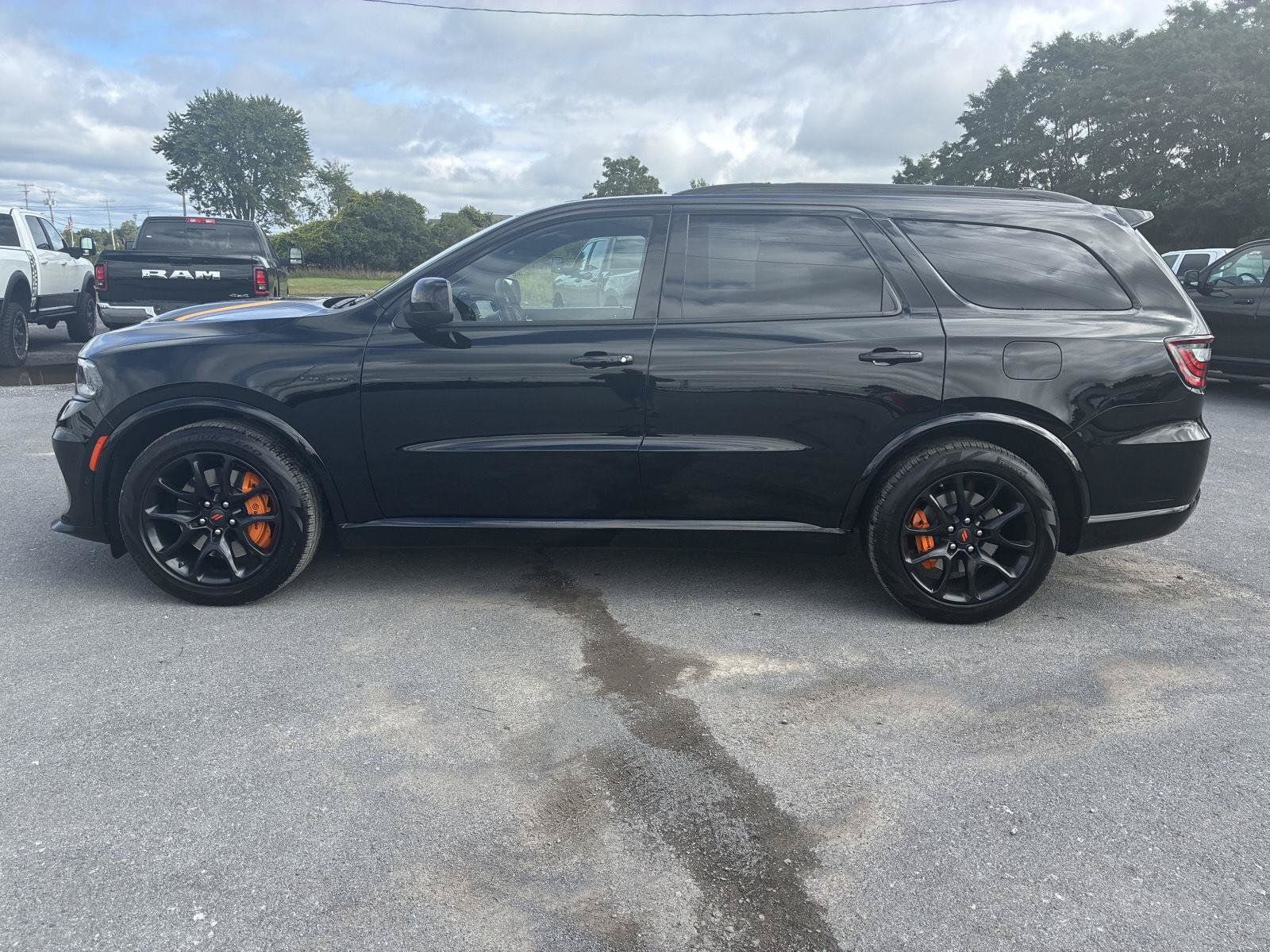 Used 2023 Dodge Durango R/T w/ Hemi Orange Plus Package AWD/4WD image 4