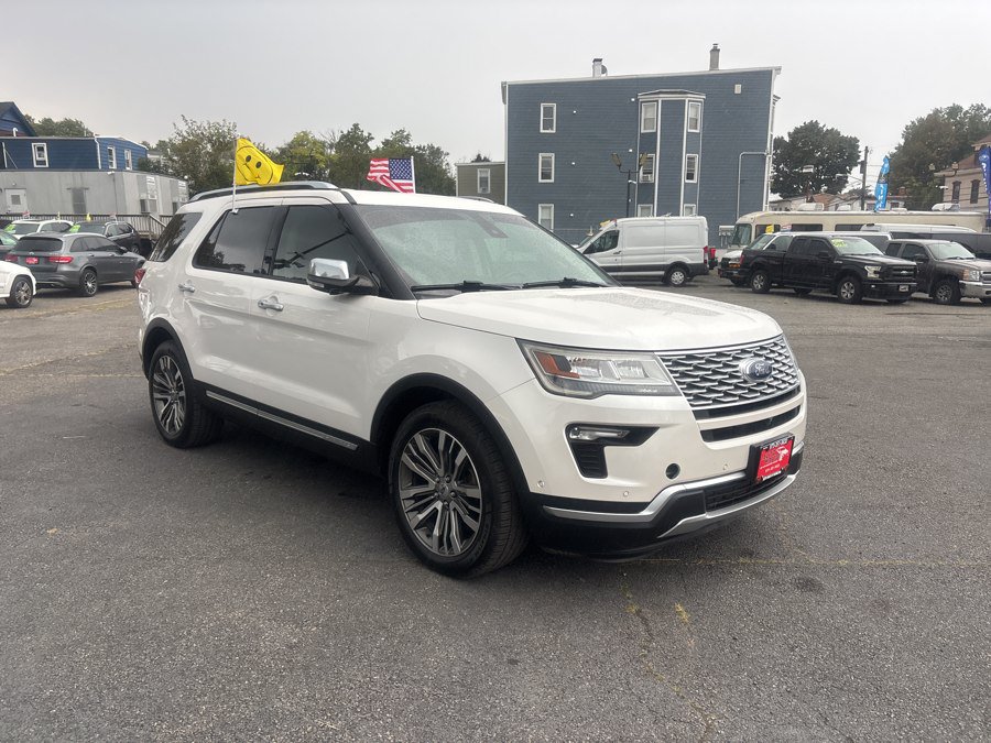 Used 2018 Ford Explorer Platinum AWD/4WD image 3