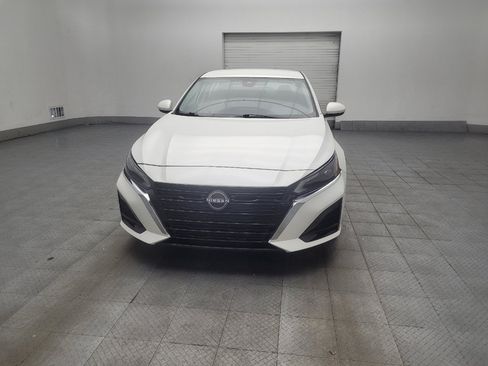 Used 2023 Nissan Altima 2.5 SV FWD image 15