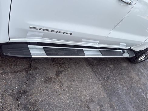 Used 2022 GMC Sierra 1500 SLT w/ X31 Off-Road Package image 13