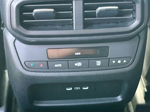 Used 2025 Honda Pilot EX-L image 26