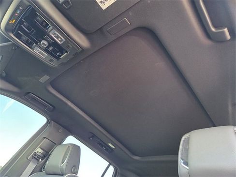 New 2026 Cadillac Escalade Luxury image 21