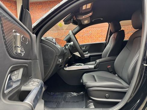 New 2025 Mercedes-Benz GLB 250 4MATIC image 23
