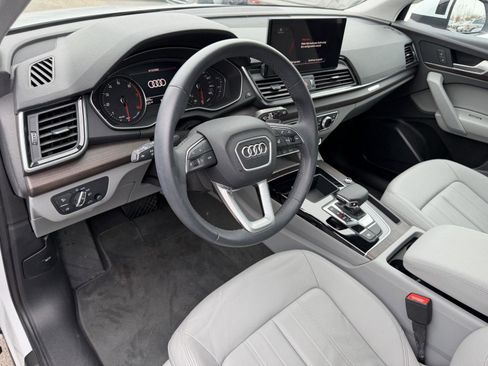 Used 2023 Audi Q5 2.0T Premium w/ Convenience Package AWD/4WD image 12