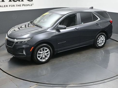 Used 2023 Chevrolet Equinox LT image 44