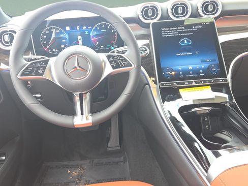 New 2026 Mercedes-Benz GLC 300 image 32