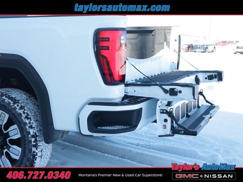 Used 2024 GMC Sierra 3500 Denali w/ Denali Reserve Package image 45