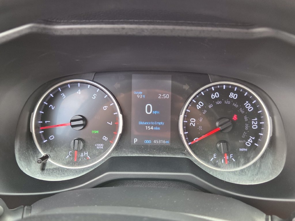 Certified 2022 Toyota RAV4 XLE FWD image 25