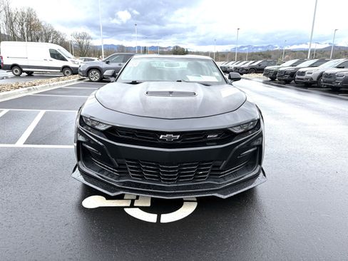 Used 2020 Chevrolet Camaro SS image 2