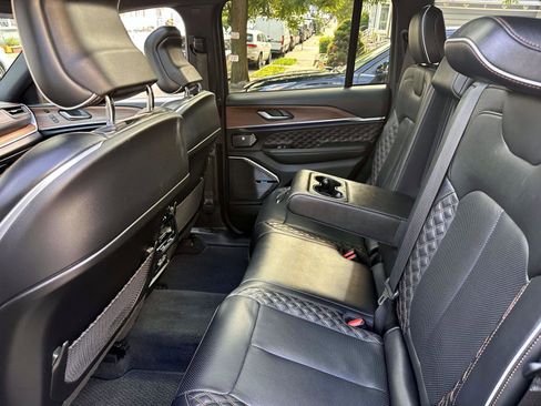 Used 2022 Jeep Grand Cherokee Summit w/ Adv Protech Group IV AWD/4WD image 15